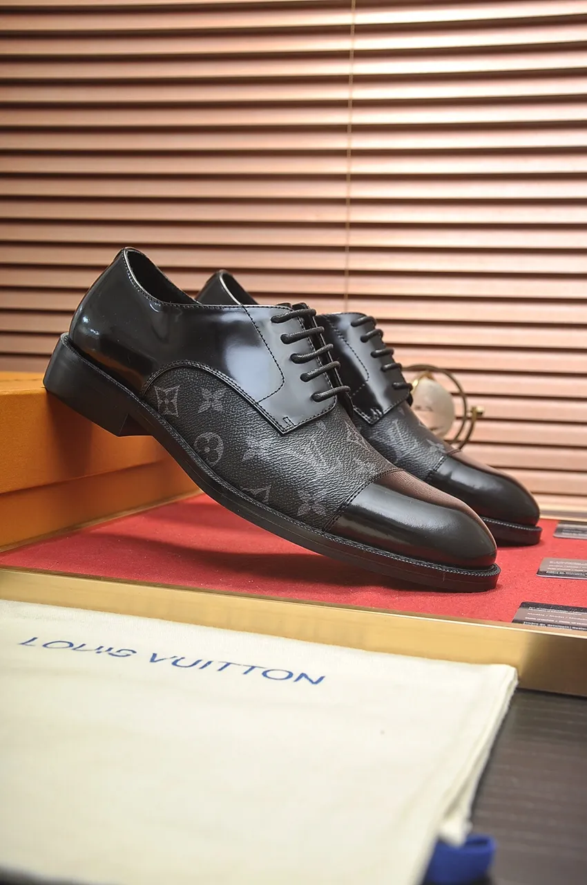 Men's men's shoes 💰520💶 [LV] (original single cowhide lining) 🍀LV's latest genuine leather business suit shoes are launched simultaneously on the official website. The first-layer cowhide imported from Italy is made of heavy gold, 💥official website 1:1 rubber outsole. Versatile to wear, high-end without losing class, and the color combination is extraordinary. This four-season style is alluring when worn on your feet, showing off your big-name flair. Standard code 38-45 (45 customized)